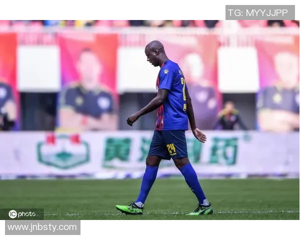 30岁足球明星的职业生涯与成就探讨及其对未来的影响分析