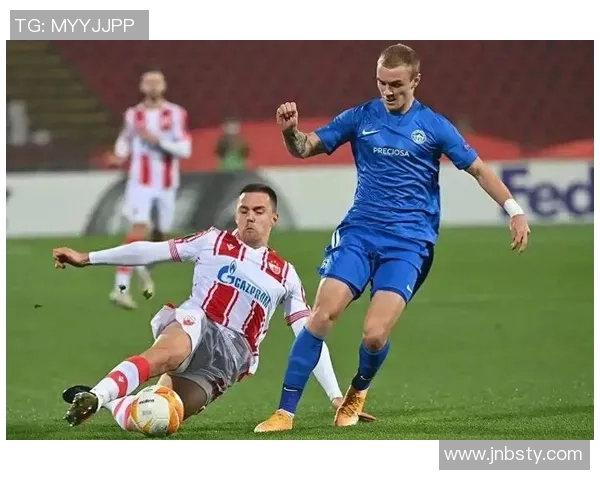 退役足球明星重聚合影展现昔日辉煌与友谊的珍贵时刻 退役足球明星重聚合影展现昔日辉煌与友谊的珍贵时刻