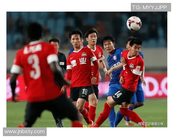 广州足球队技术争议引发热议球迷与专家各执己见的背后故事